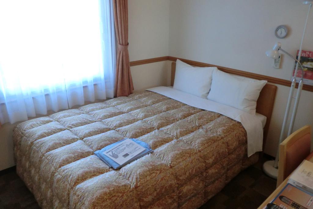 Toyoko Inn Hokkaido Sapporo-Eki Nishi-Guchi Hokudai Mae Exterior foto