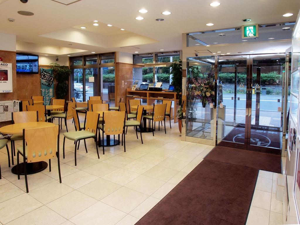 Toyoko Inn Hokkaido Sapporo-Eki Nishi-Guchi Hokudai Mae Exterior foto
