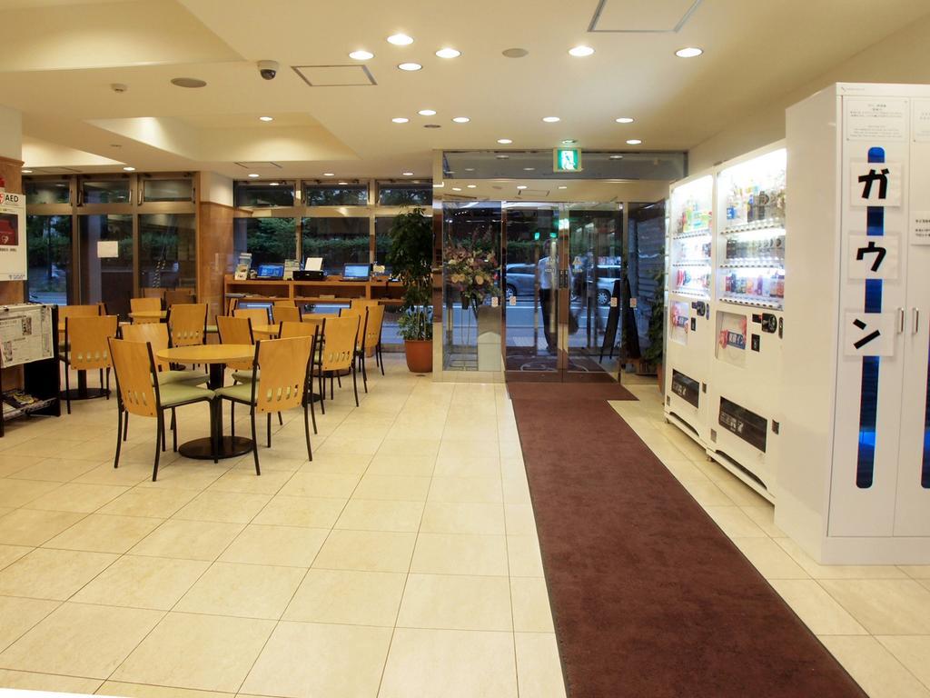 Toyoko Inn Hokkaido Sapporo-Eki Nishi-Guchi Hokudai Mae Exterior foto